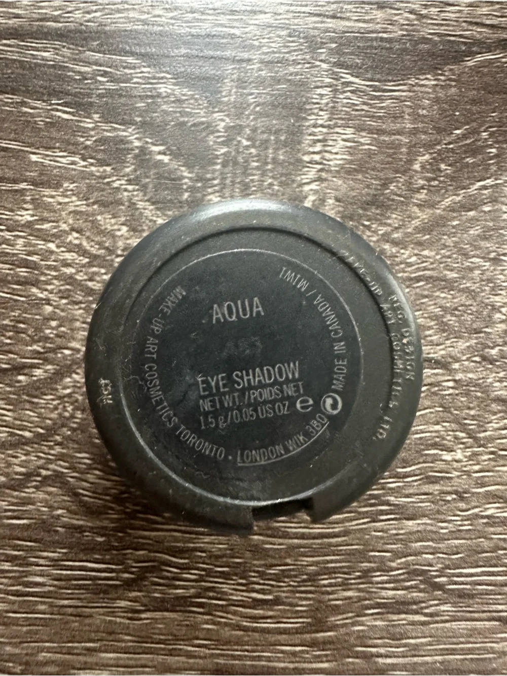 MAC Cosmetics Single Eyeshadow — aqua